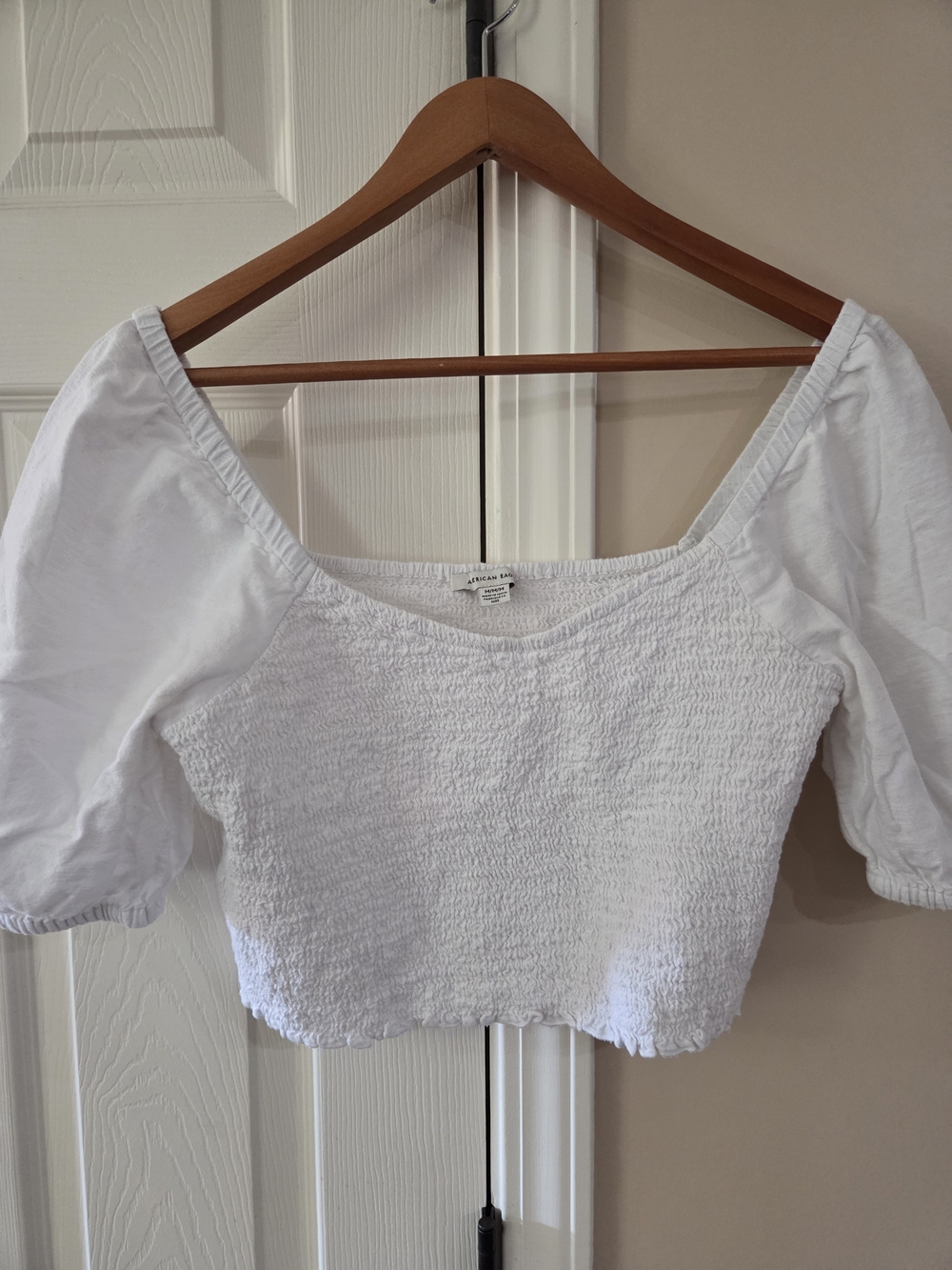 5 For 25💥American Eagle Outfitters White Smocked Puff-Sleeve Crop Top